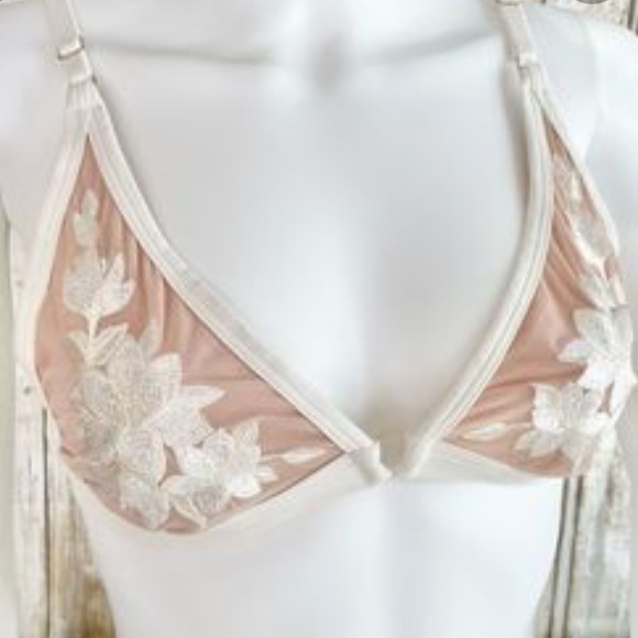 PINK Victoria's Secret Other - Victorias Secret PINK Nude Floral Bralette Size Small